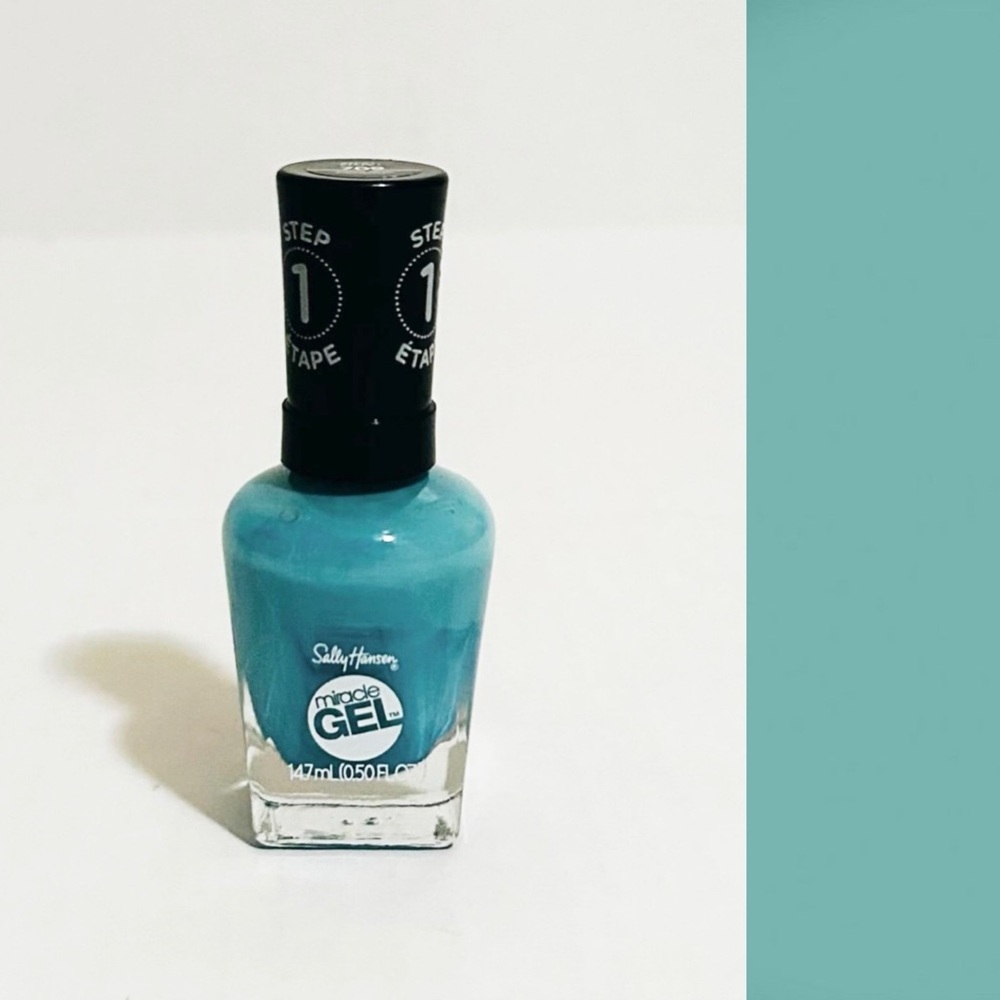 ⭐️5 For 25⭐️ Sally Hansen Miracle Gel Nail Color Mintage 709